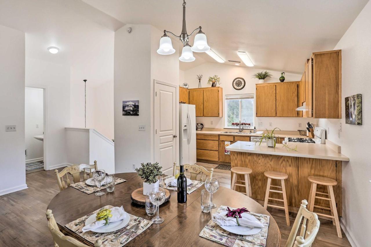 Villa Mount Shasta Escape With Balcony About Walk To Dtwn Exterior foto